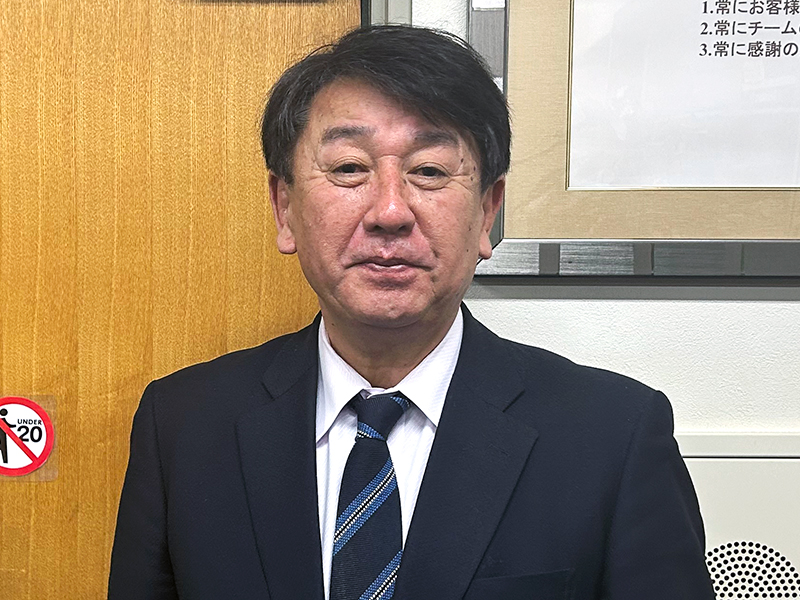 岩岡洋志氏